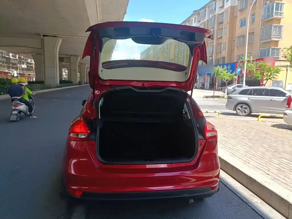 Focus 2015 hatchback 1.6L automatic fashion model купить на сайте DeffCars