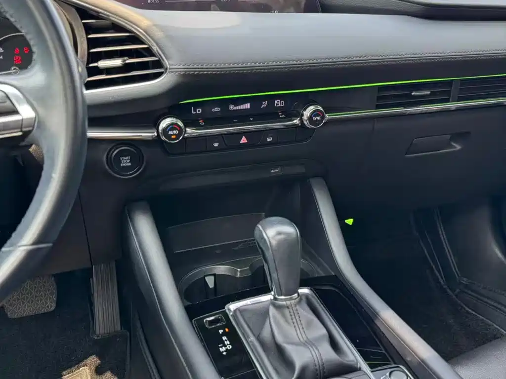 Mazda3 Angkesela 2021 2.0L Automatic Premium Edition купить на сайте DeffCars