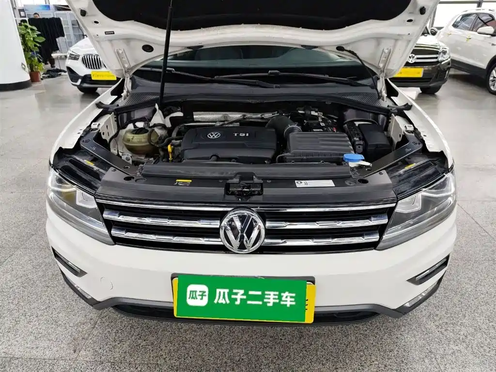 Tiguan L 2017 330TSI automatic two-wheel drive comfort version купить на сайте DeffCars