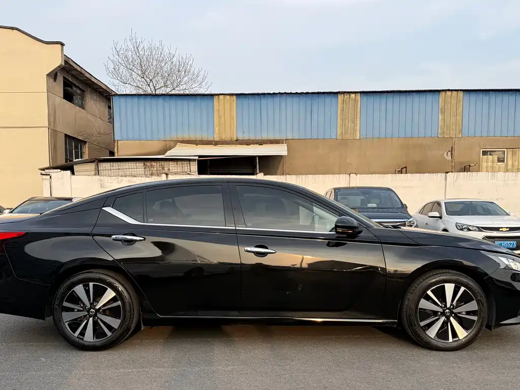 Teana 2021 2.0L XL Upper AD1 Smart Travel Pilot Edition купить на сайте DeffCars