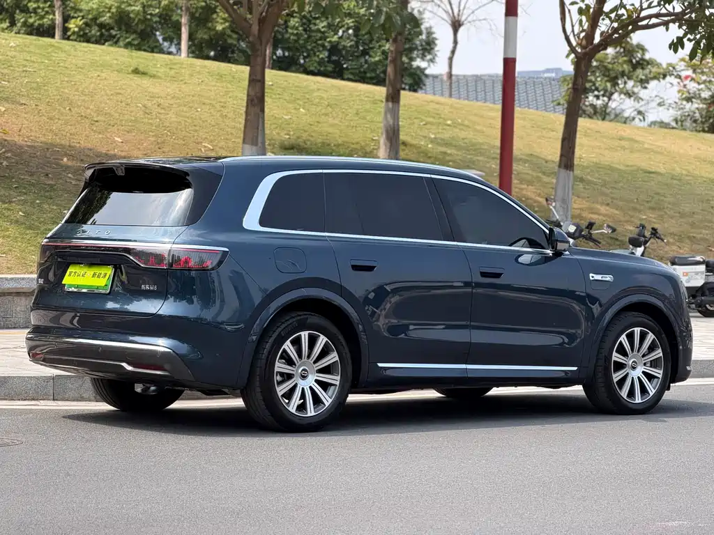 Wenjie M8 2025 extended range Max+ version 53.4kWh 5-seater version купить на сайте DeffCars