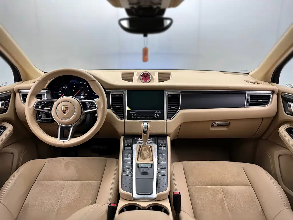 Macan 2017 Macan 2.0T купить на сайте DeffCars
