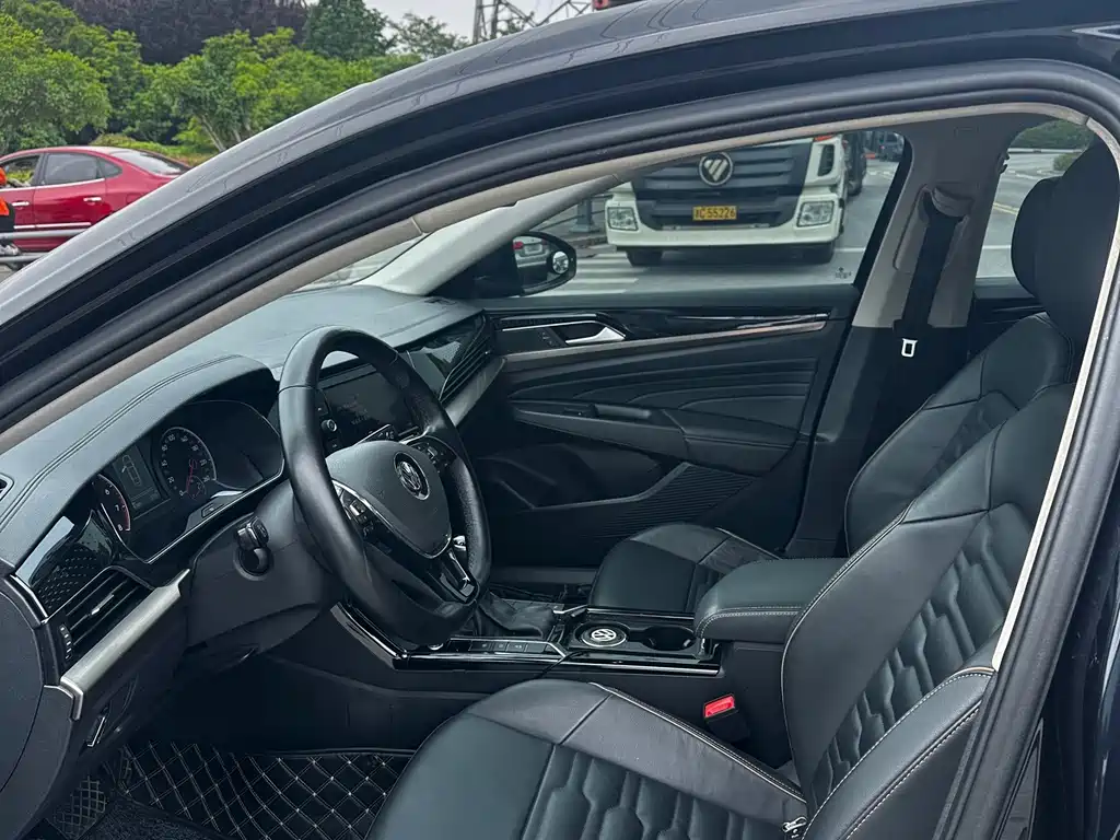 Passat 2020 330TSI Luxury Edition National V купить на сайте DeffCars