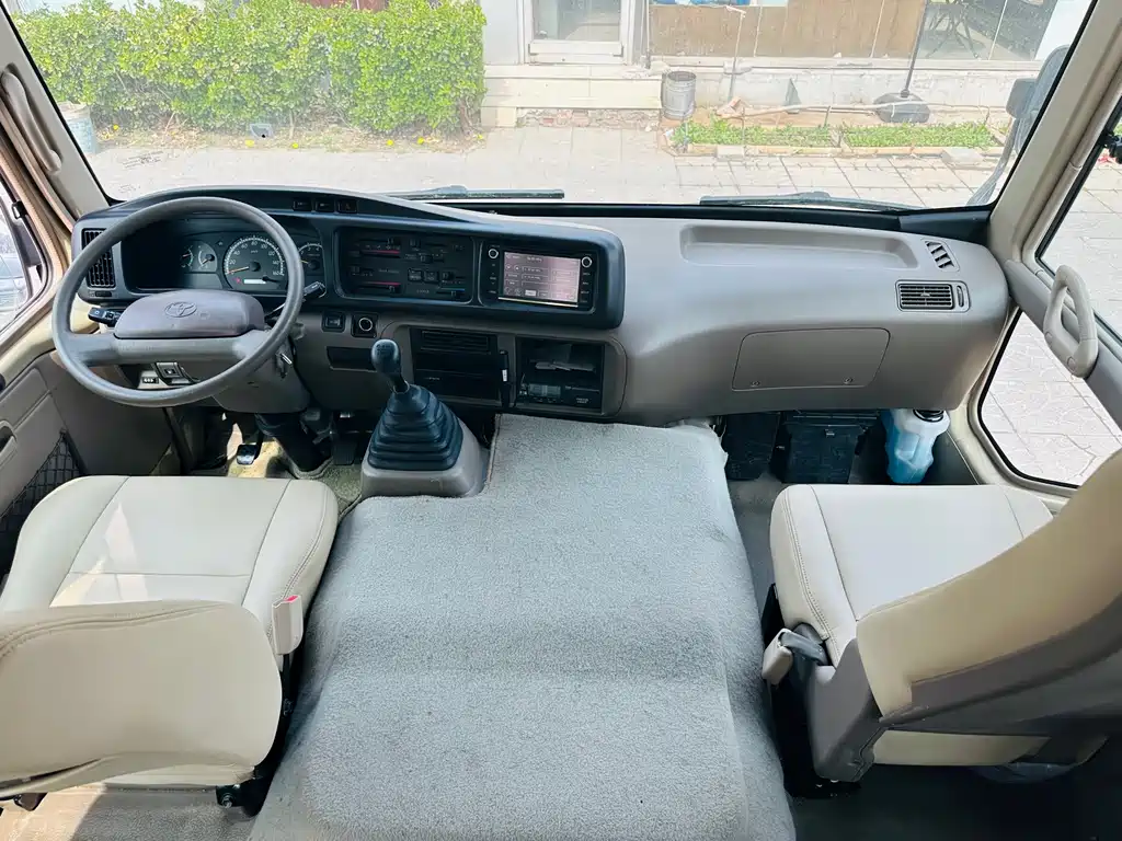 Costa 2015 4.0L premium car GRB53L-ZEMSK 23-seater upgraded version купить на сайте DeffCars