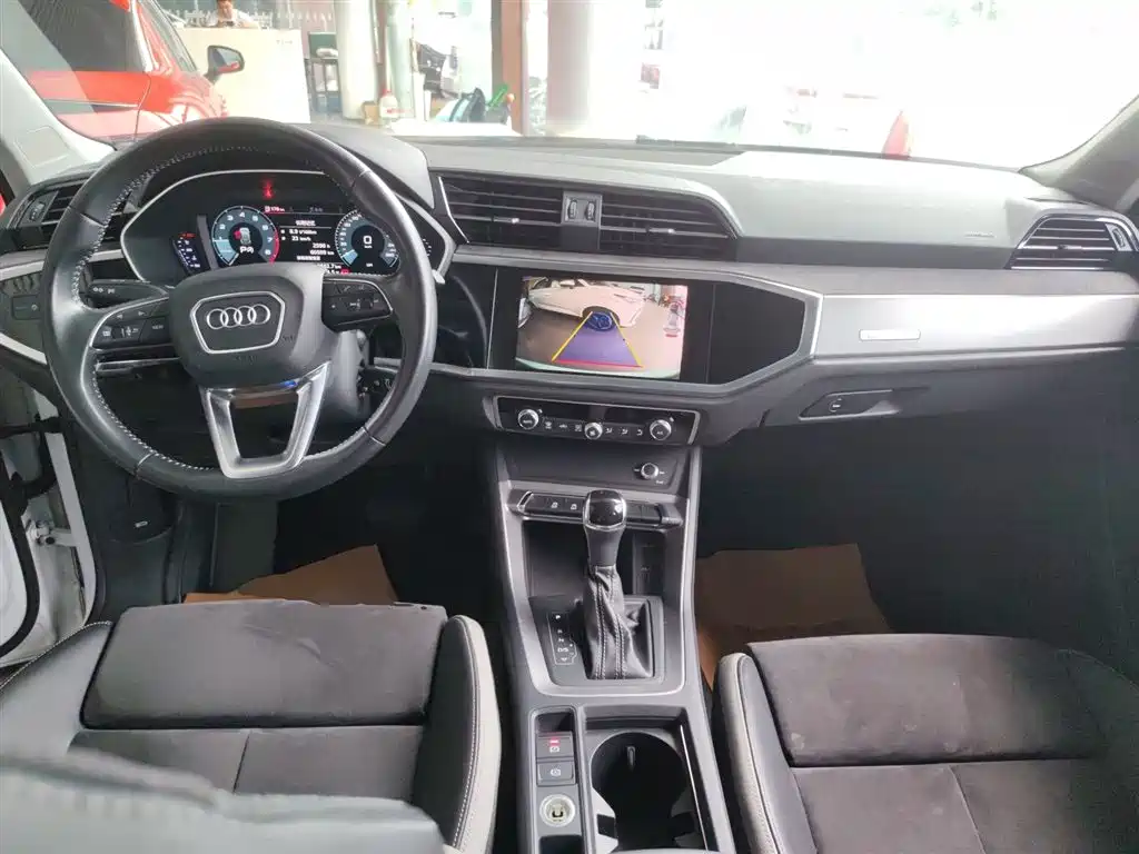 Audi Q3 2019 35 TFSI aggressive and dynamic купить на сайте DeffCars