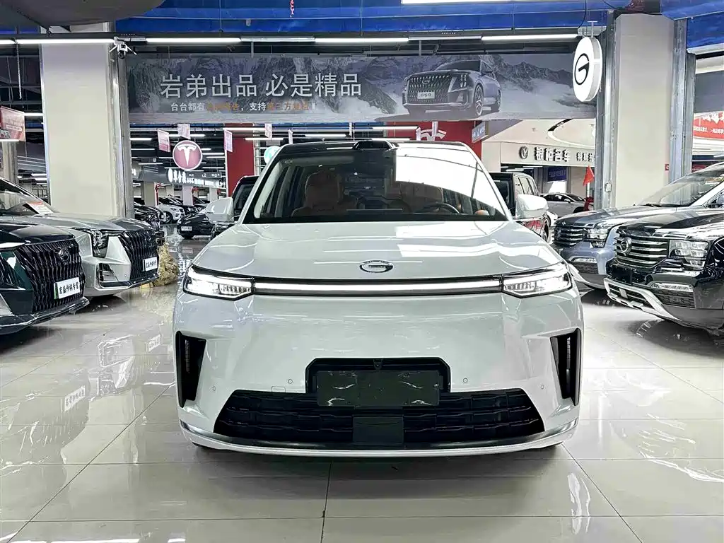 Trumpchi Yearning S9 2025 Qiankun UItra 6-seater купить на сайте DeffCars