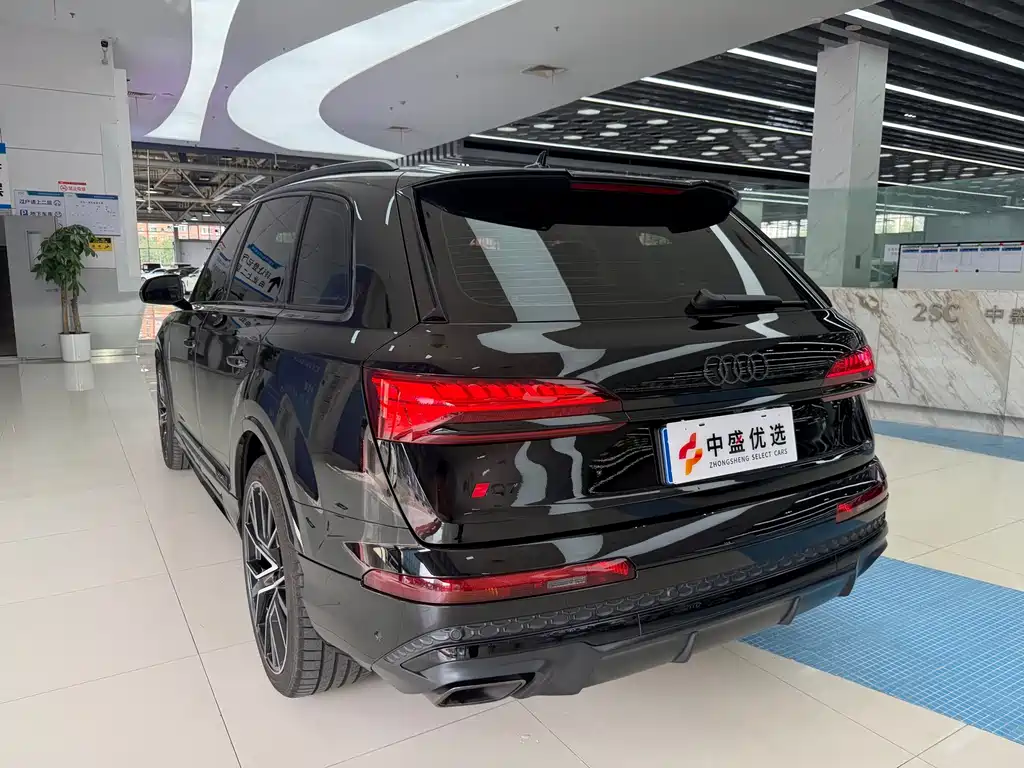 Audi Q7 2025 55 TFSI quattro S line Black Warrior купить на сайте DeffCars