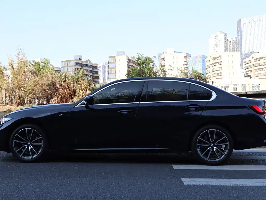 BMW 3 Series 2025 325Li M Sports Package купить на сайте DeffCars