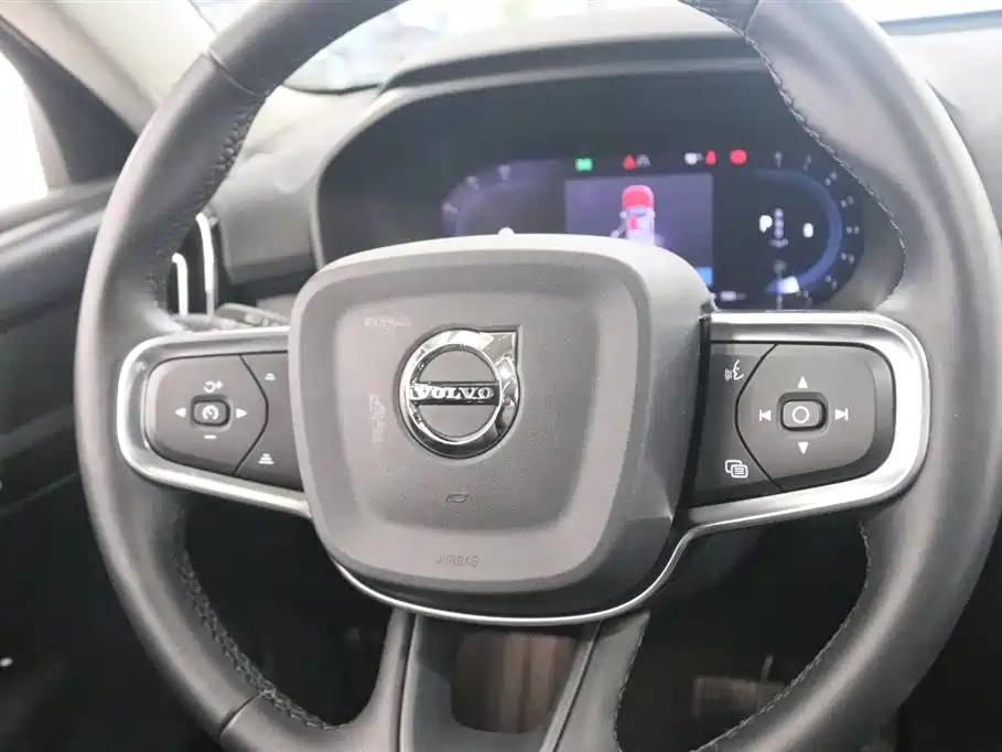 Volvo XC40 2025 B4 four-wheel drive Zhiyuan luxury version купить на сайте DeffCars