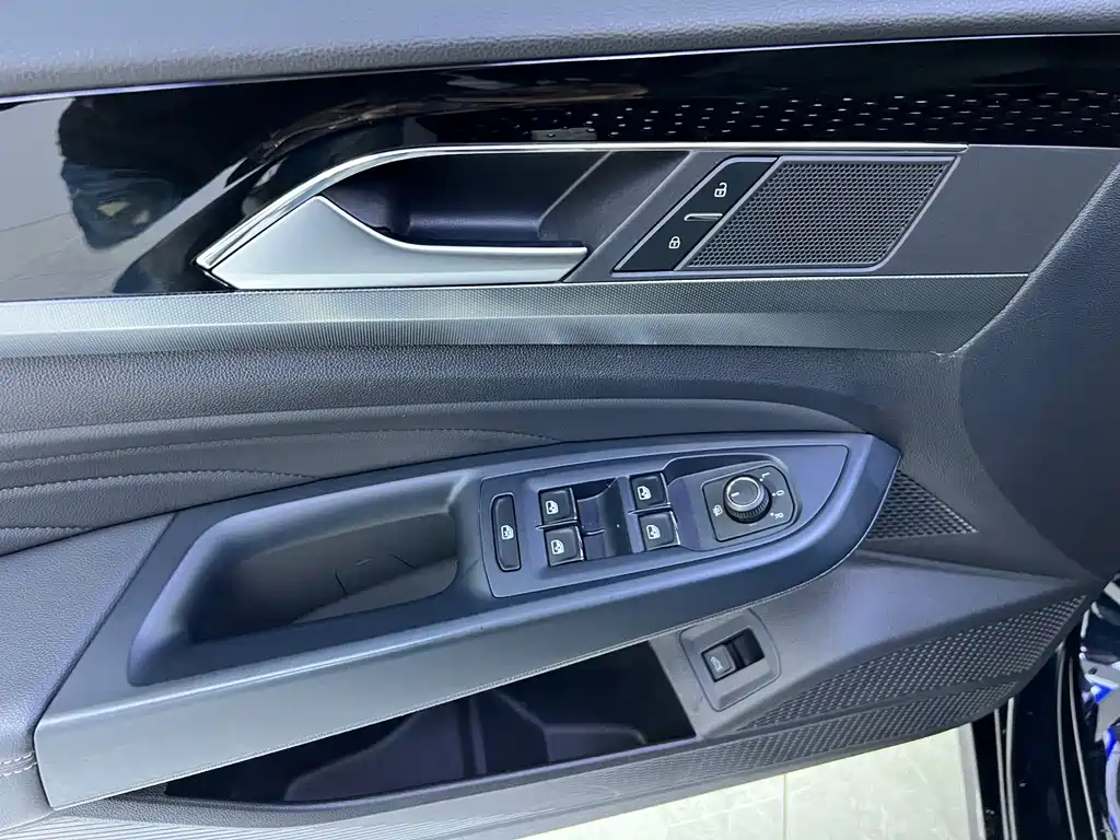 Passat 2023 facelift 280TSI Elite Edition купить на сайте DeffCars