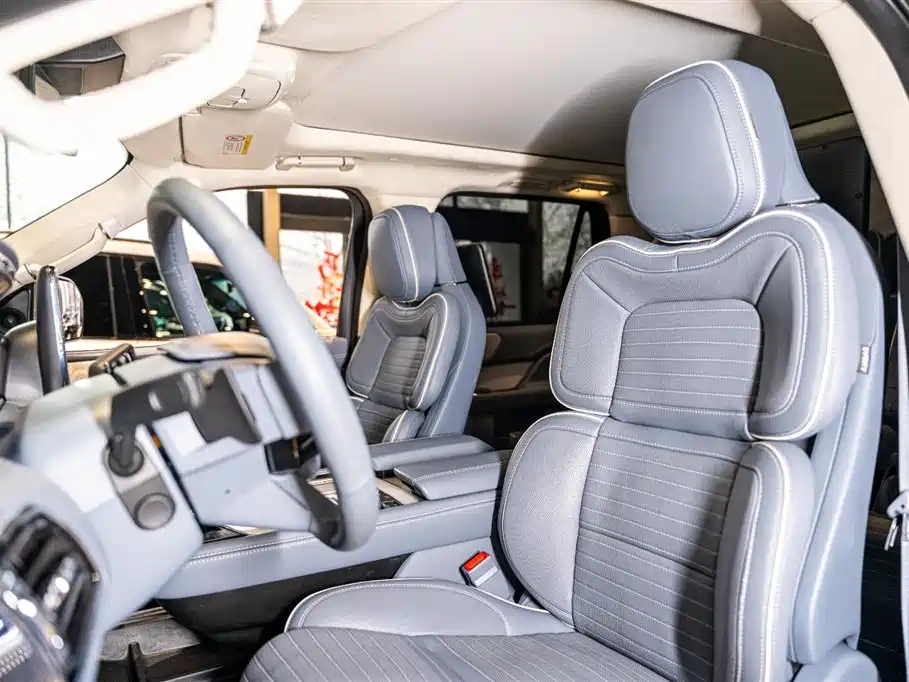 Navigator 2020 3.5T Long Axis Presidential Edition купить на сайте DeffCars