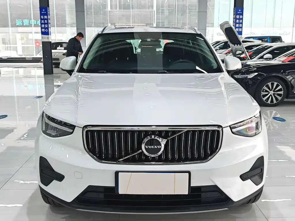 Volvo XC40 2024 B4 four-wheel drive Zhiyuan luxury version купить на сайте DeffCars
