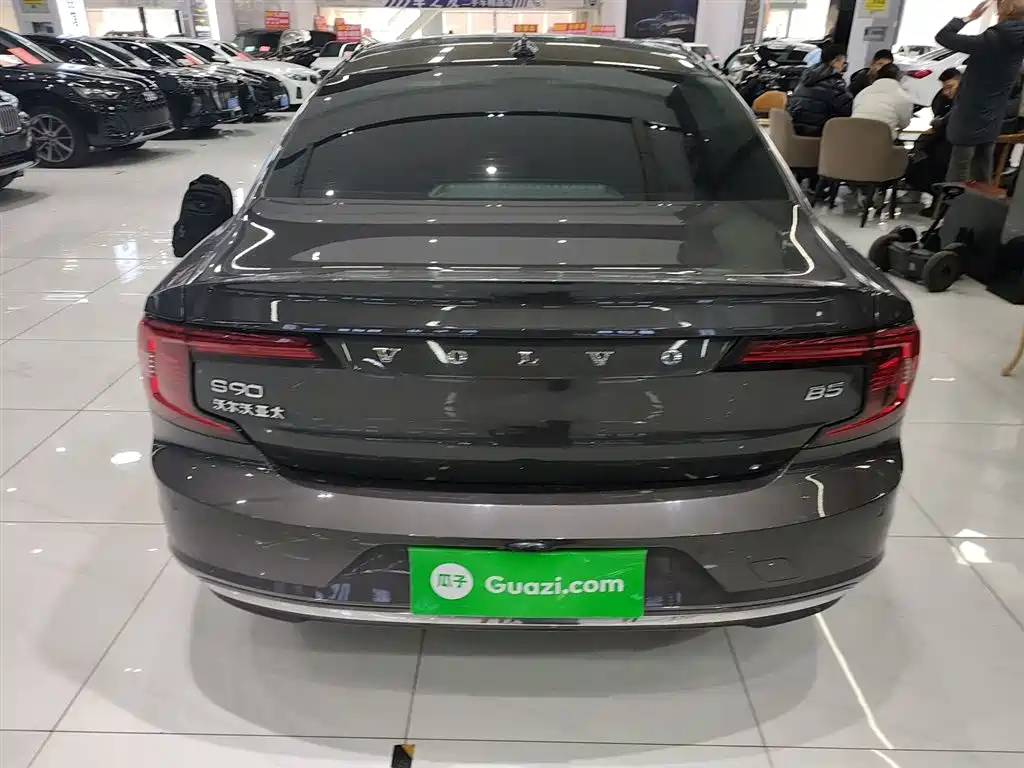 Volvo S90 2025 B5 Zhiyi Luxury Edition купить на сайте DeffCars
