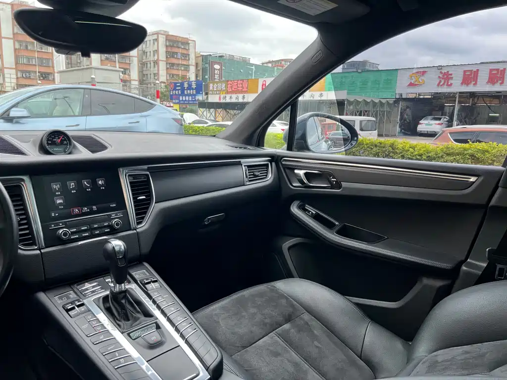 Macan 2017 Macan 2.0T купить на сайте DeffCars