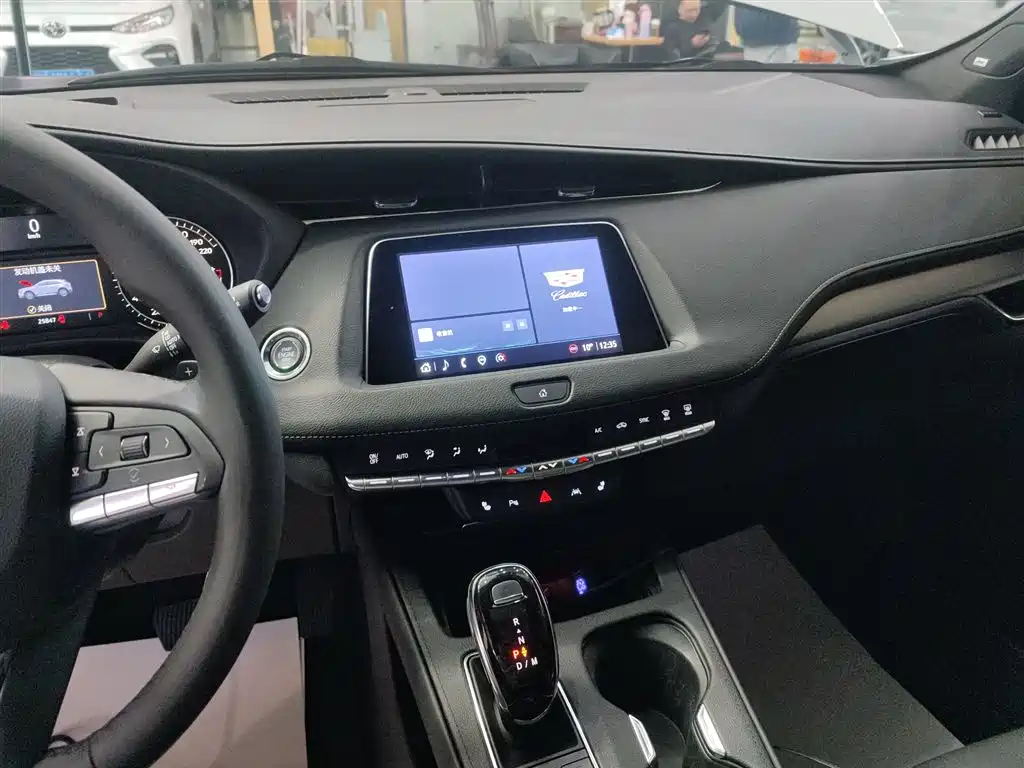 Cadillac XT4 2022 28T two-wheel drive luxury model купить на сайте DeffCars