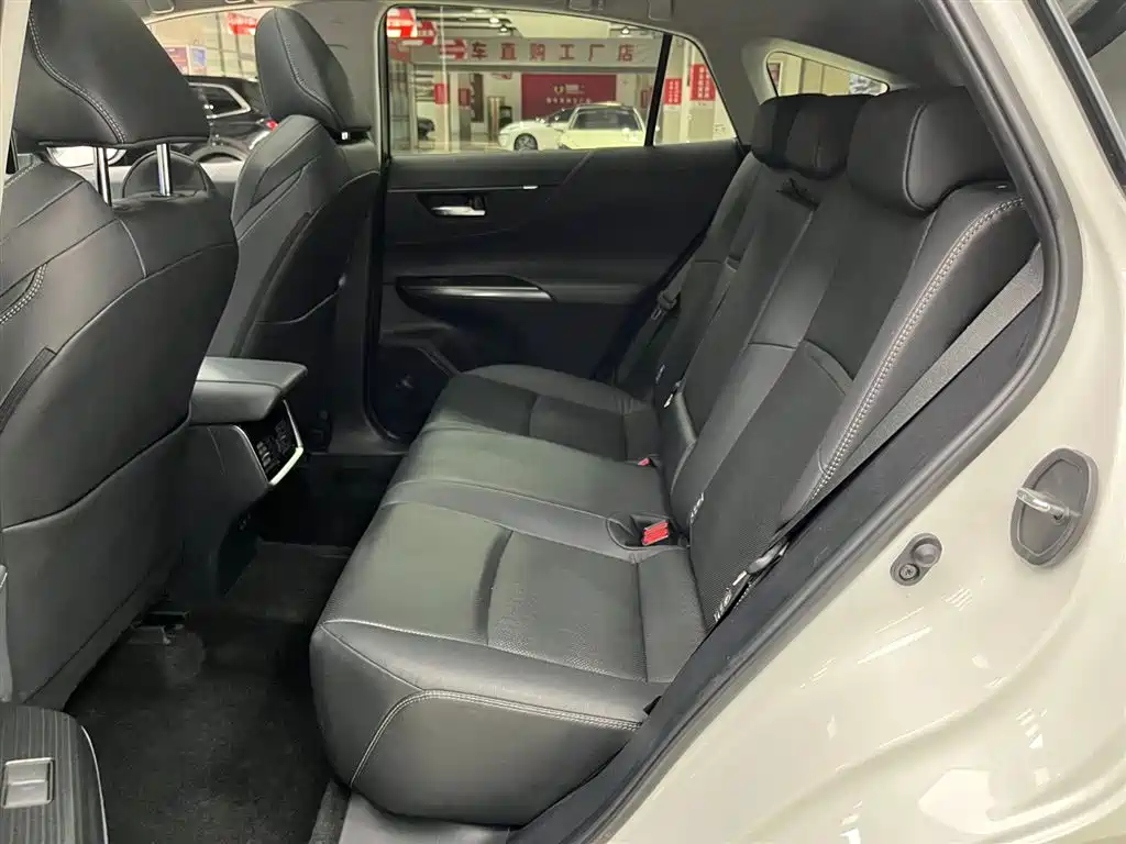 Vesa 2022 2.0L CVT two-wheel drive premium version купить на сайте DeffCars