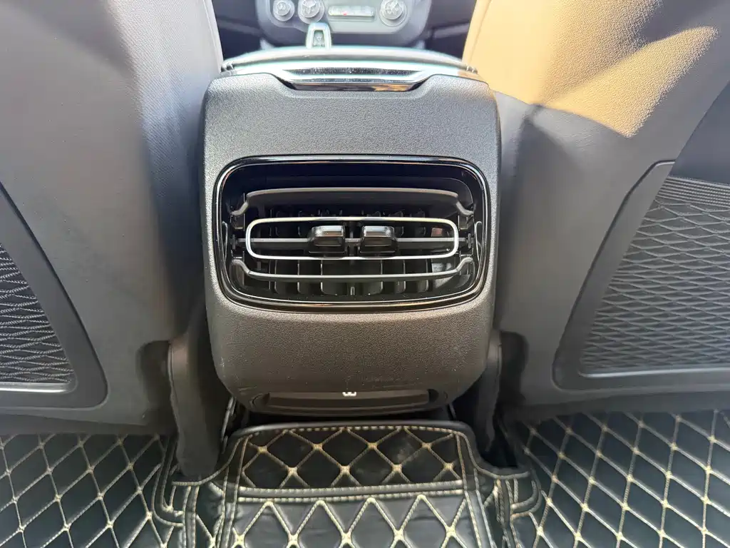 Lynk & Co 03 2022 1.5TD DCT Pro купить на сайте DeffCars