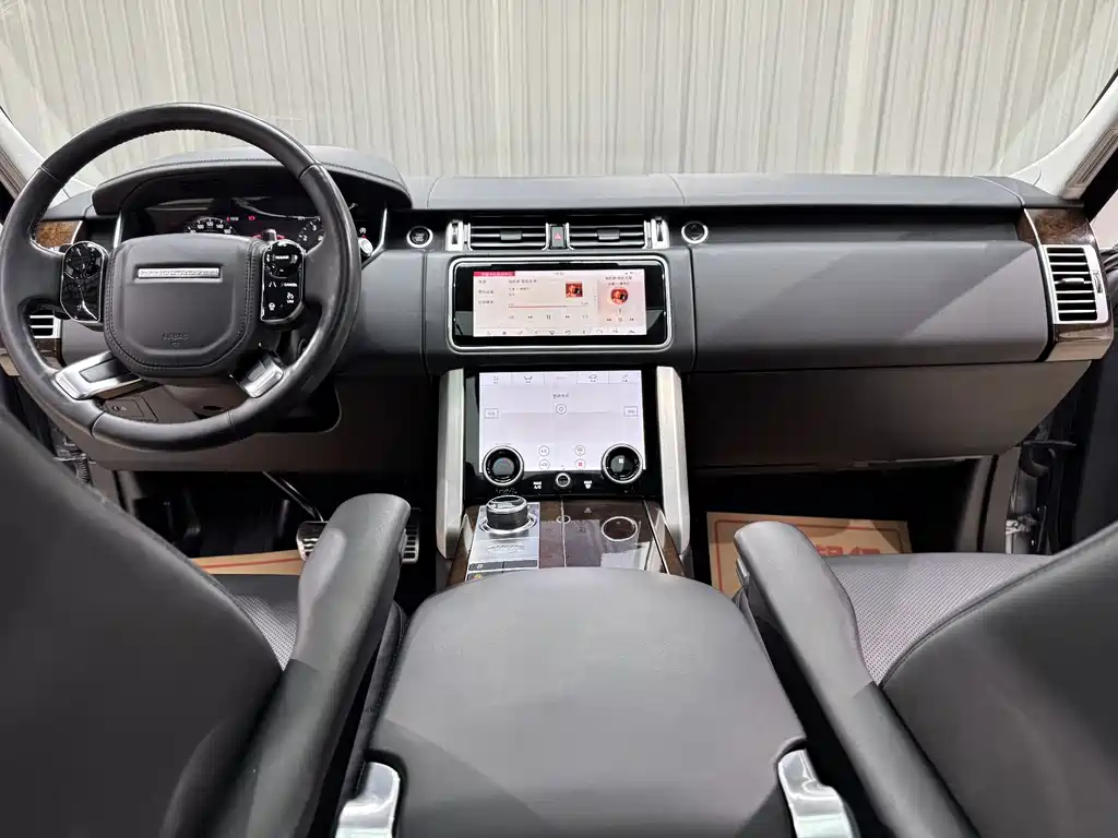 Range Rover 2021 3.0 L6 Legend Extended Classic Edition купить на сайте DeffCars