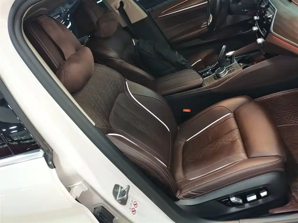 BMW 5 Series New Energy 2020 Mileage Upgraded Version 530Le Pioneer Version купить на сайте DeffCars