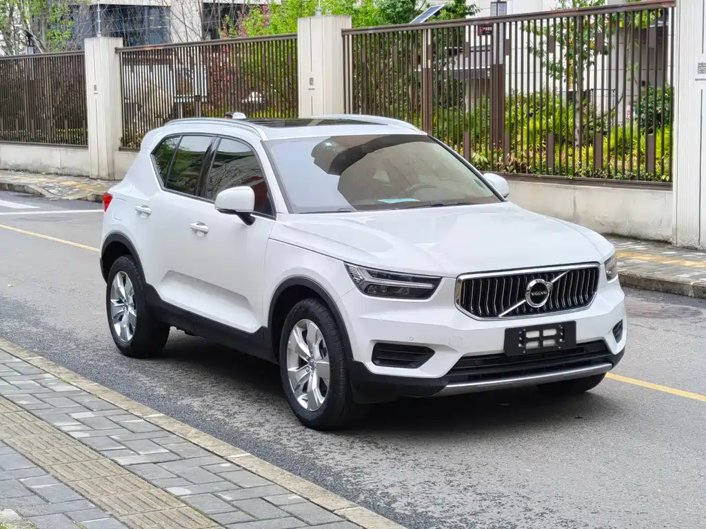 Volvo XC40 2021 T3 Smart Travel Fashion Edition купить на сайте DeffCars