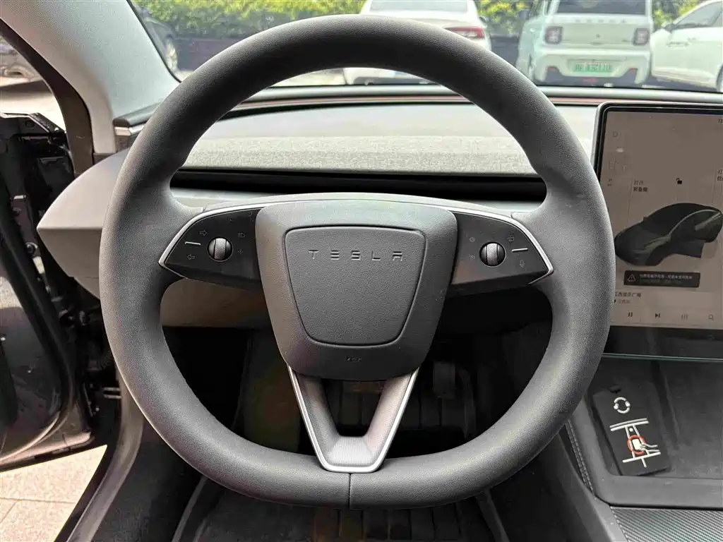 Model 3 2025 rear-wheel drive version купить на сайте DeffCars