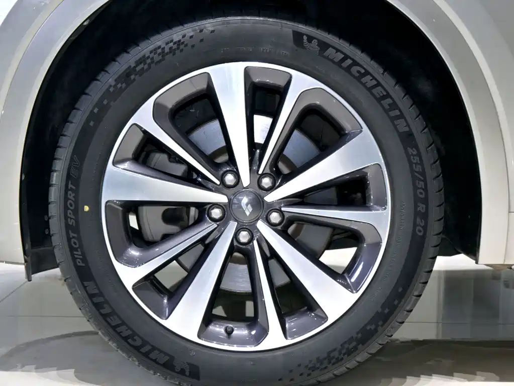 Ideal ONE 2021 extended range 6-seater version купить на сайте DeffCars