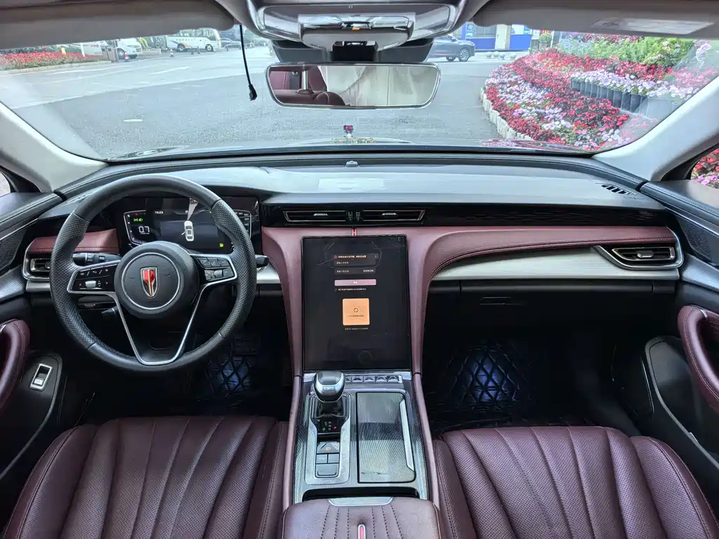 Hongqi H5 2024 1.5T DCT Zhilian Qiyun Edition купить на сайте DeffCars