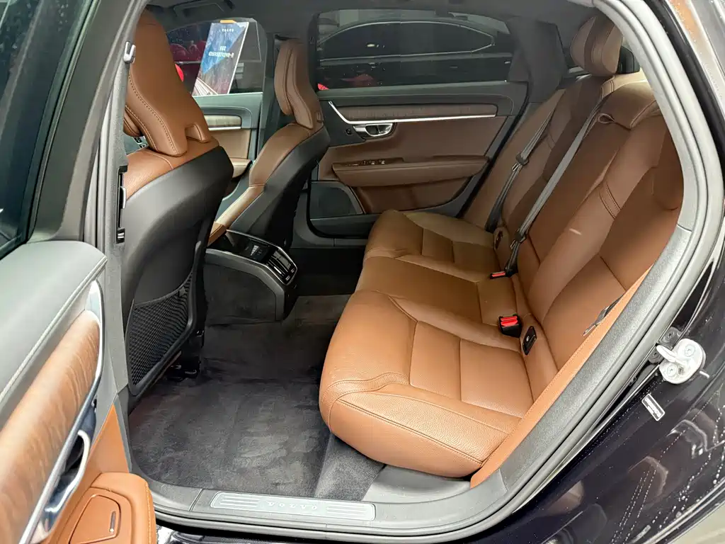 Volvo S90 2025 B5 Zhiyuan Luxury Edition купить на сайте DeffCars