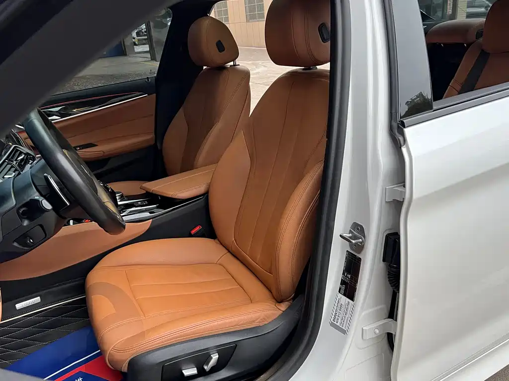 BMW 5 Series 2020 530Li Leading M Sports Package купить на сайте DeffCars