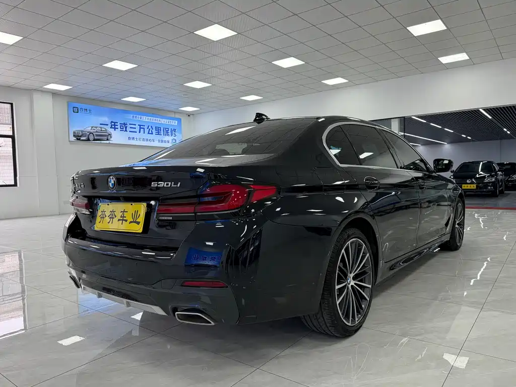 BMW 5 Series 2022 530Li Leading M Sports Package купить на сайте DeffCars