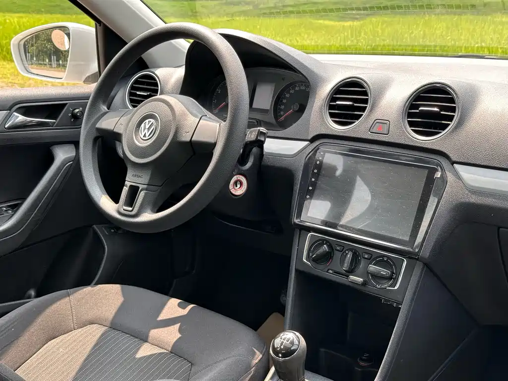 Jetta 2013 1.6L manual comfort model купить на сайте DeffCars