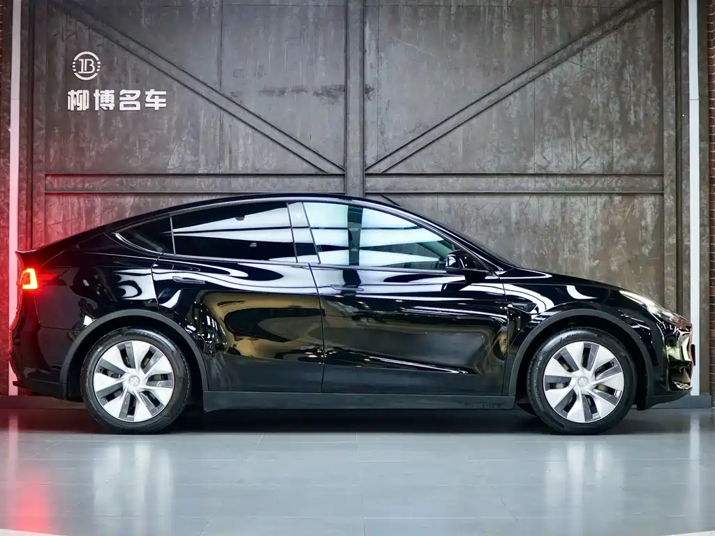 Model Y 2022 facelift rear-wheel drive version купить на сайте DeffCars