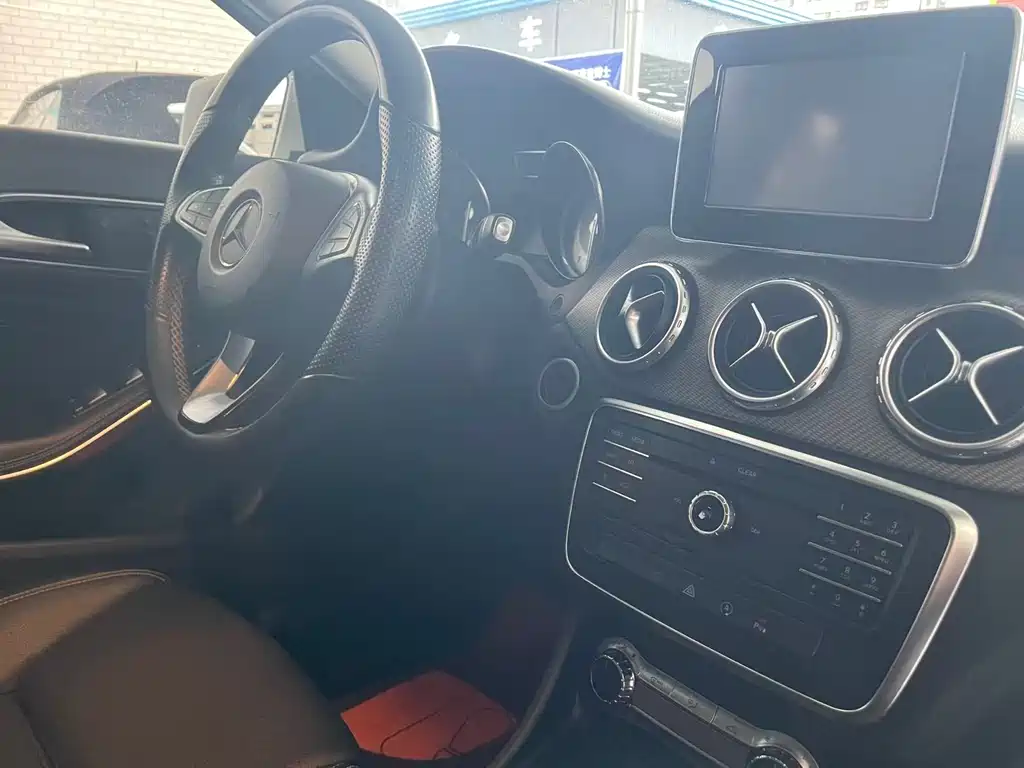 Mercedes-Benz GLA 2016 GLA 200 Dynamic купить на сайте DeffCars