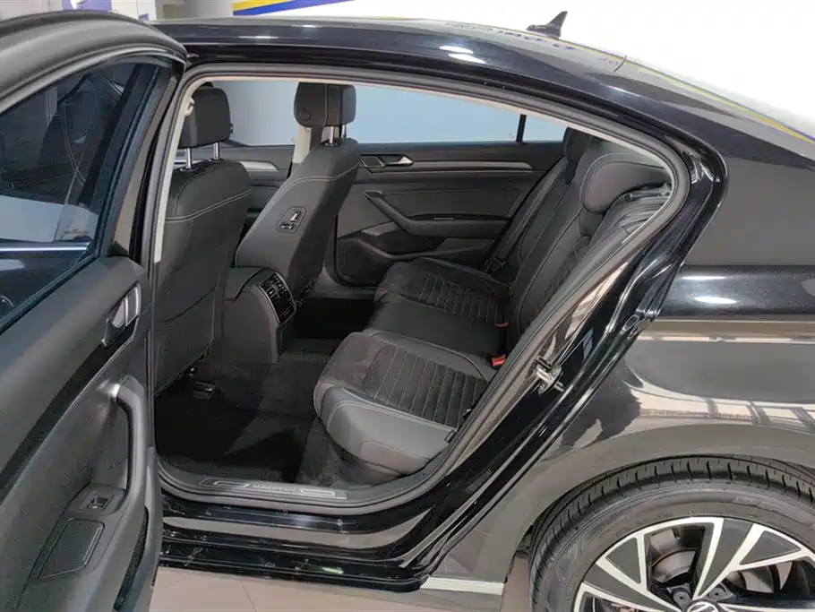 Magotan 2021 330TSI DSG 30th Anniversary Edition купить на сайте DeffCars
