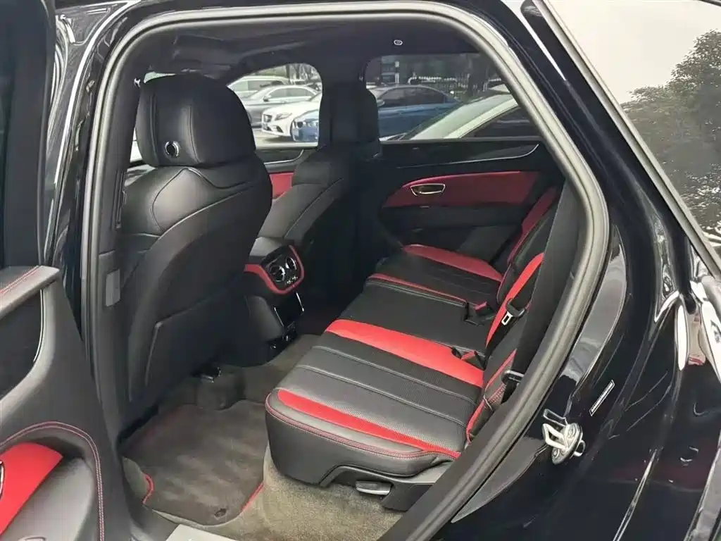 Bentayga 2022 4.0T V8 S купить на сайте DeffCars
