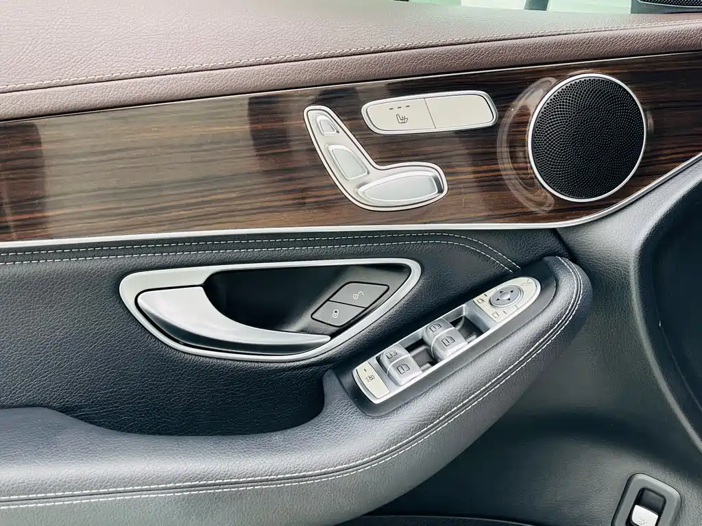 Mercedes-Benz GLC 2018 GLC 260 4MATIC luxury model купить на сайте DeffCars