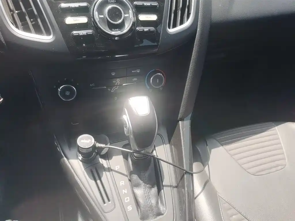 Focus 2018 hatchback classic 1.6L automatic stylish smart mobility version купить на сайте DeffCars