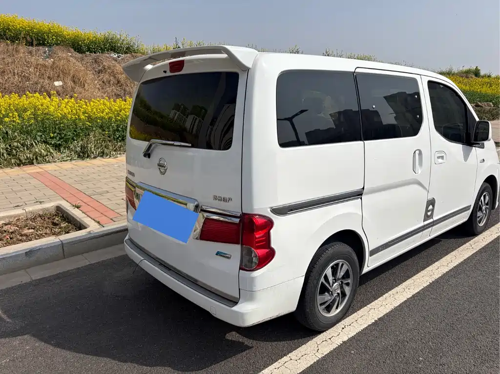 Nissan NV200 2018 1.6L CVT luxury model купить на сайте DeffCars