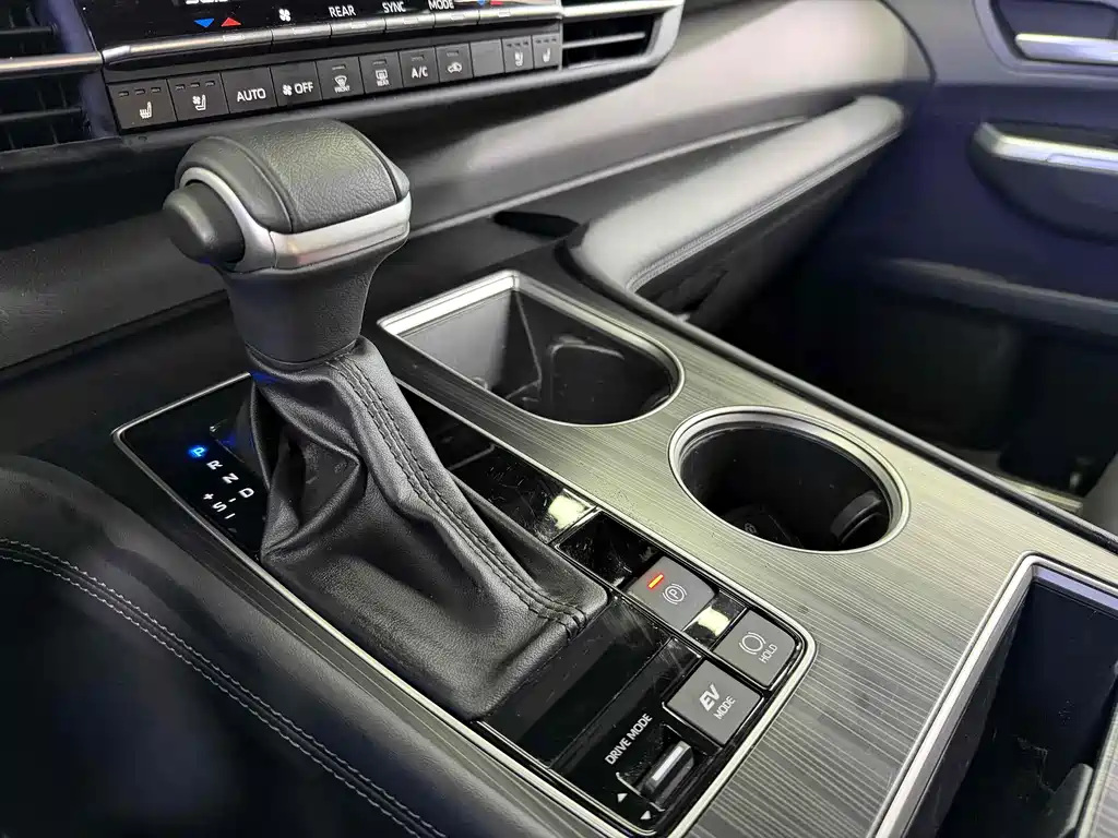 SIENNA 2024 2.5L hybrid four-wheel drive premium version купить на сайте DeffCars