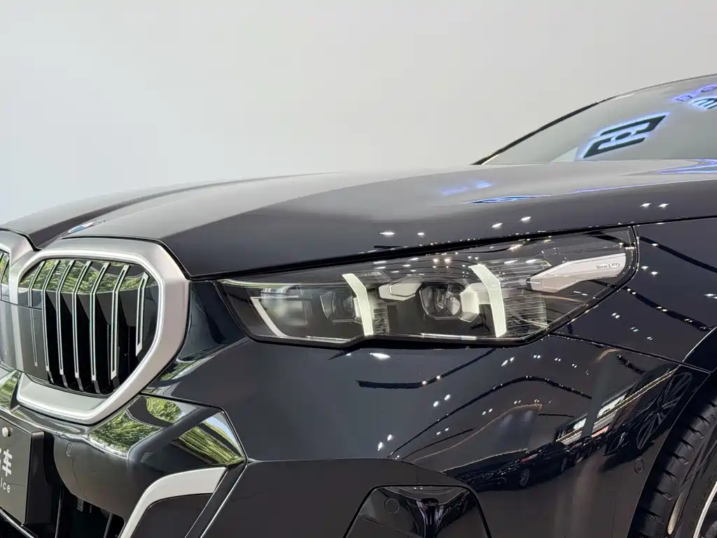 BMW 5 Series 2025 525Li M Sports Package купить на сайте DeffCars