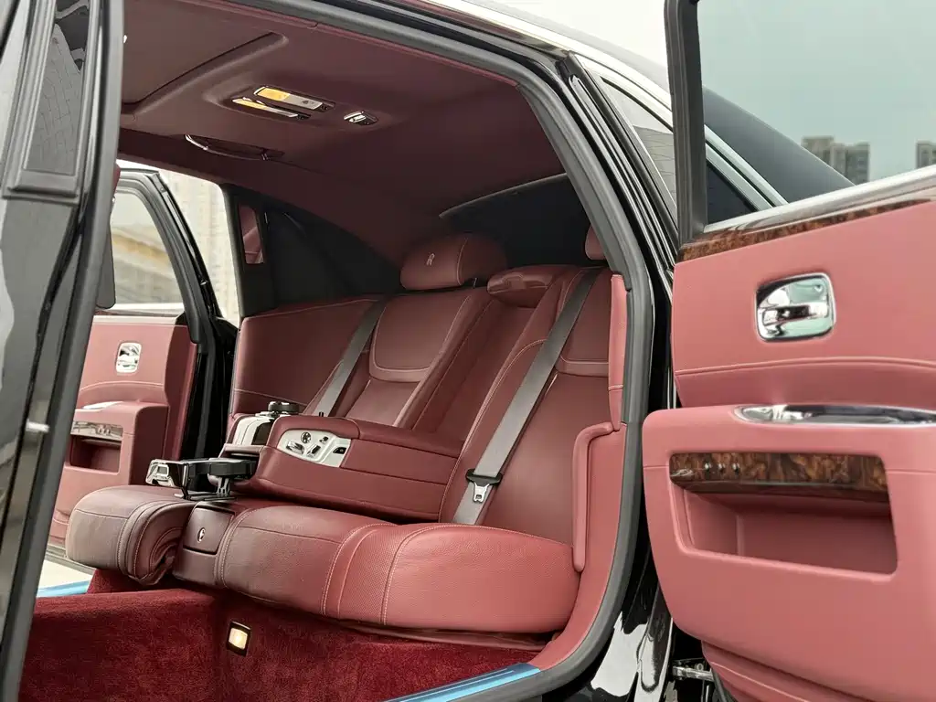 Ghost 2018 6.6T long wheelbase version купить на сайте DeffCars