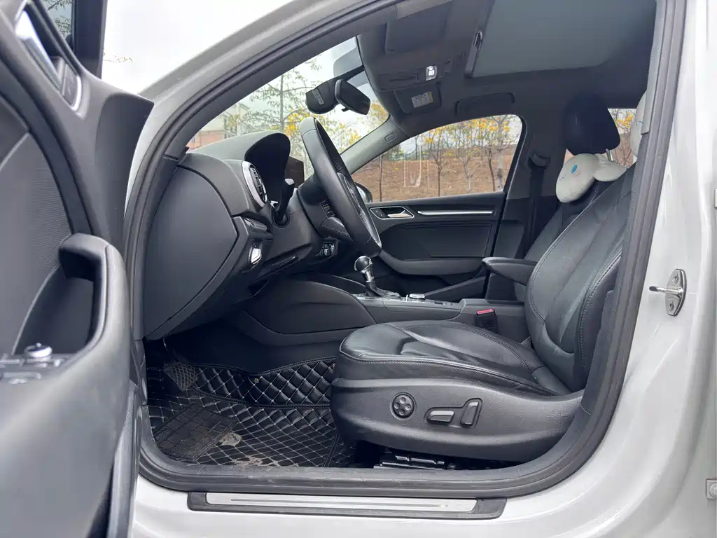 Audi A3 2019 Limousine 35 TFSI Fashion Type National V купить на сайте DeffCars