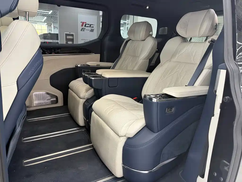 Jikrypton 009 2024 seven-seat aisle version four-wheel drive 108kWh купить на сайте DeffCars