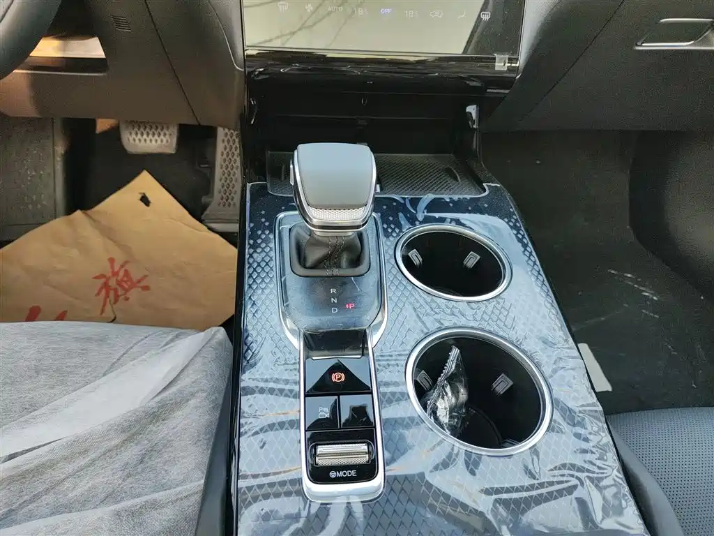 Hongqi HS3 PHEV 2025 model 125km Jinwei PLUS 2 million commemorative edition купить на сайте DeffCars