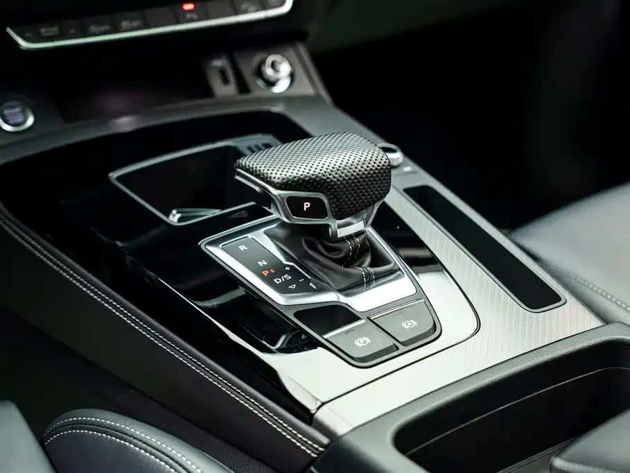 Audi Q5L 2024 40 TFSI luxury and dynamic model купить на сайте DeffCars