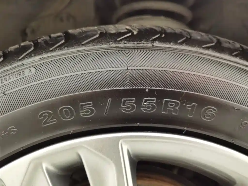 Emgrand 2017 Sedan Million Model 1.5L CVT Upward Interconnect Version купить на сайте DeffCars