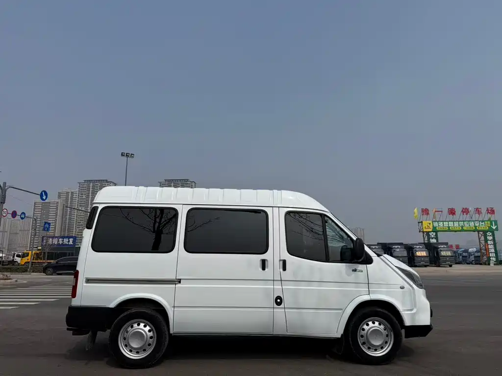 Teshun 2021 2.8T Space King Taurus short-axle mid-high roof 6-seater diesel National VI JX493 купить на сайте DeffCars