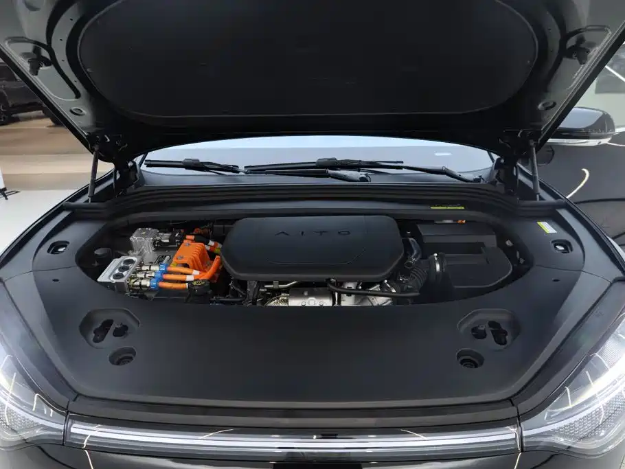 Wenjie M9 2025 extended range Ultra version 52kWh 6-seater version (192-line lidar) купить на сайте DeffCars