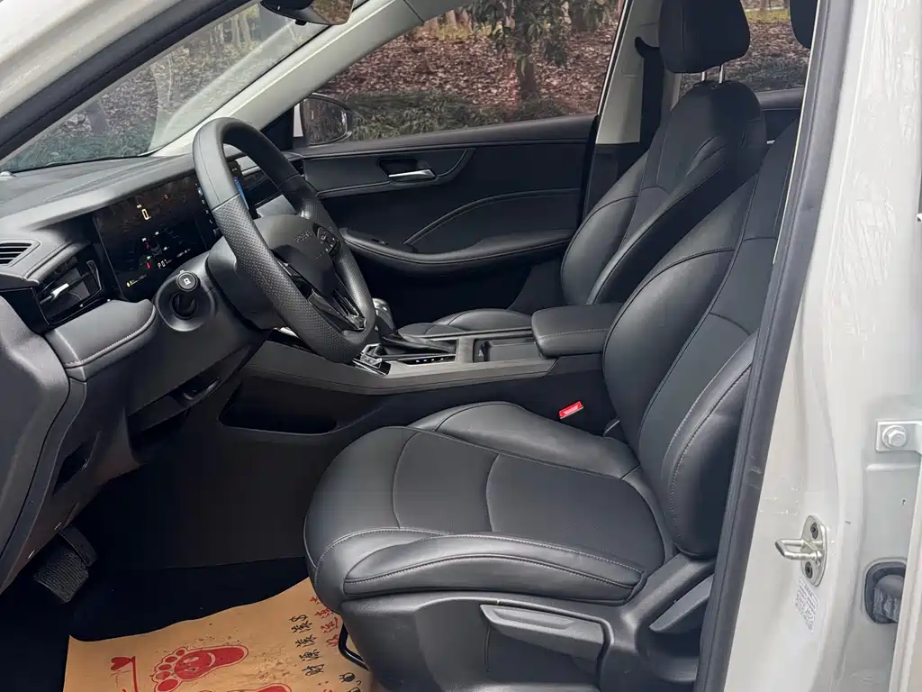 Roewe i5 2024 1.5L CVT Premium Edition купить на сайте DeffCars