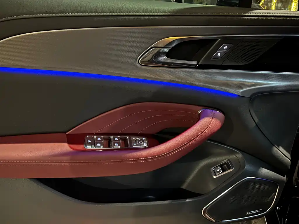Hongqi H5 2024 2.0T Automatic Zhilianqichang Edition купить на сайте DeffCars
